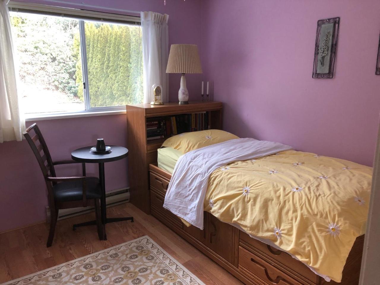 Hotel Honeysuckle House Coquitlam Zewnętrze zdjęcie