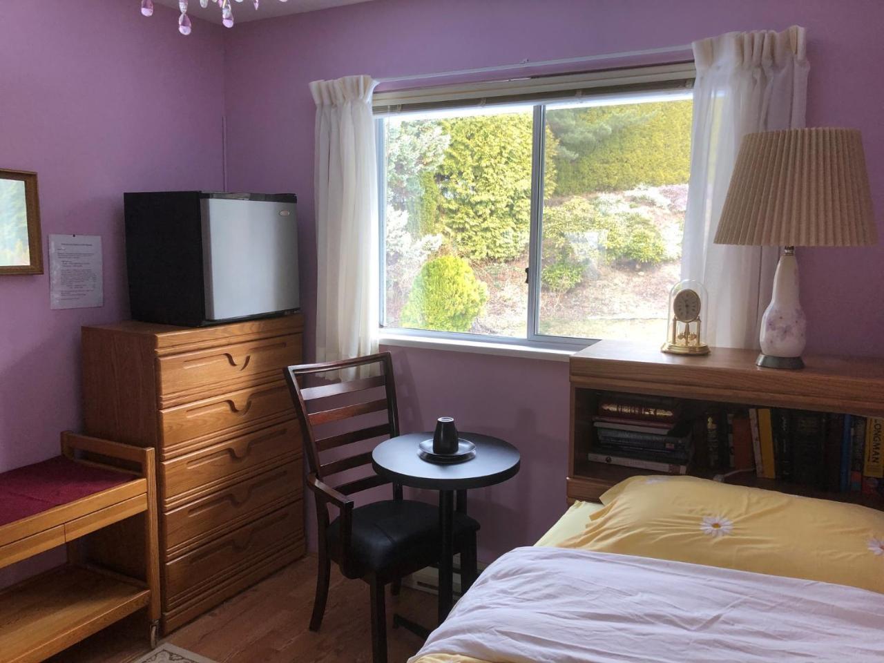 Hotel Honeysuckle House Coquitlam Zewnętrze zdjęcie